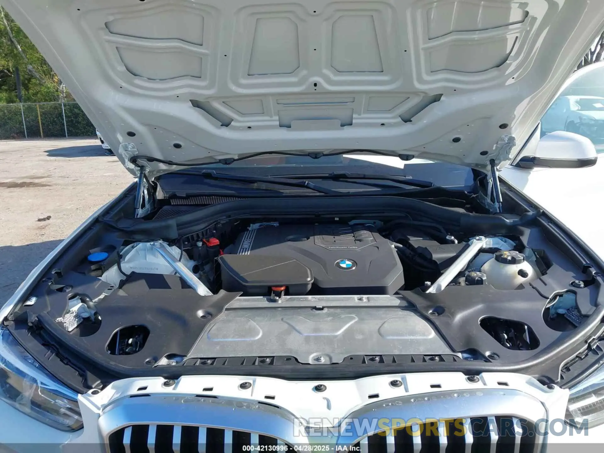 10 Photograph of a damaged car 5UX43DP07R9U11649 BMW X3 2024