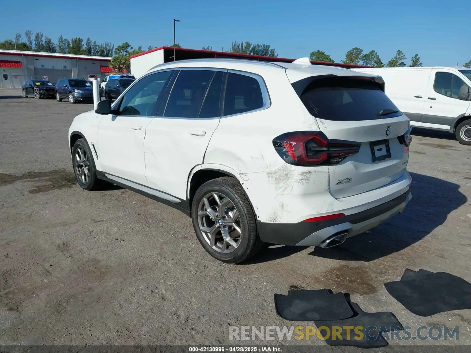 3 Photograph of a damaged car 5UX43DP07R9U11649 BMW X3 2024