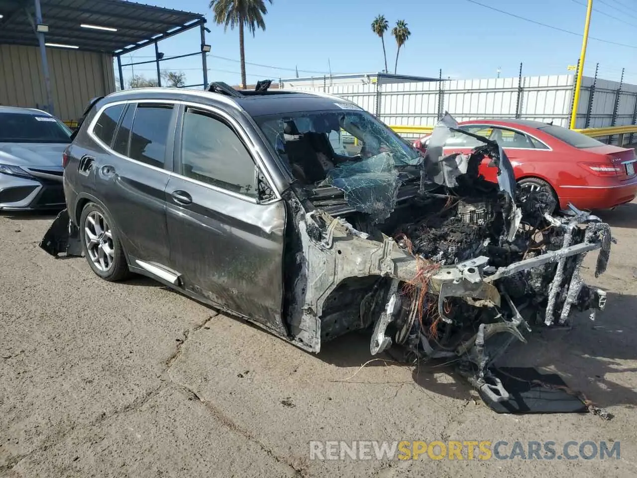 4 Photograph of a damaged car 5UX43DP07R9V35274 BMW X3 2024