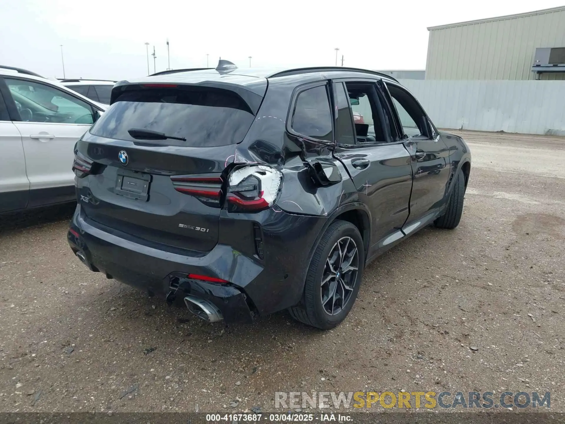 4 Photograph of a damaged car 5UX43DP07R9V39275 BMW X3 2024