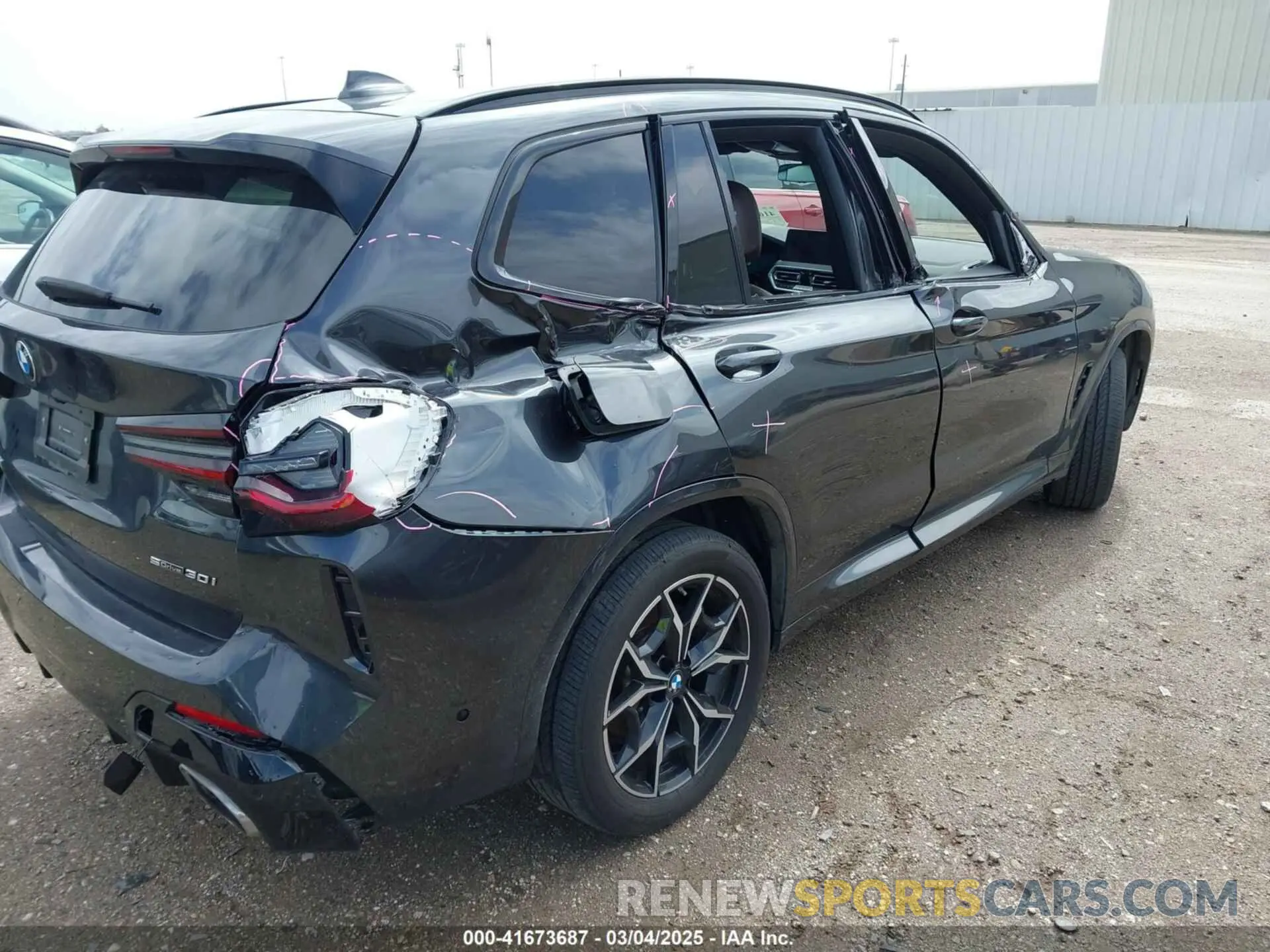 6 Photograph of a damaged car 5UX43DP07R9V39275 BMW X3 2024