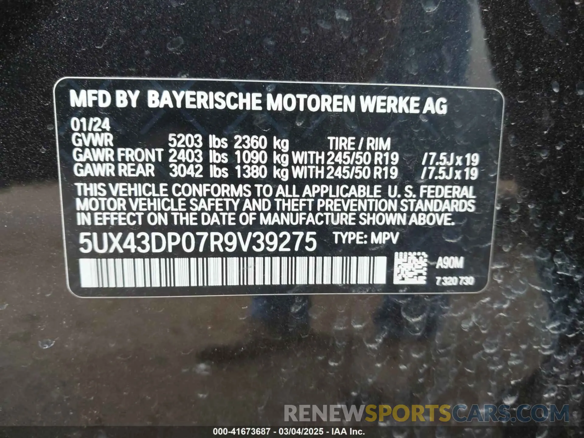 9 Photograph of a damaged car 5UX43DP07R9V39275 BMW X3 2024