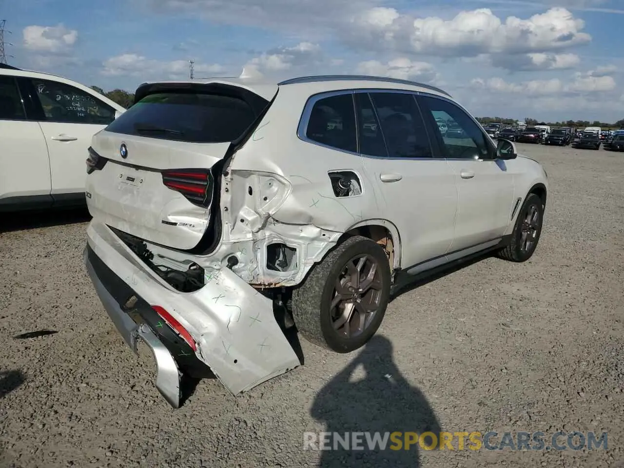 3 Photograph of a damaged car 5UX43DP08R9T39988 BMW X3 2024