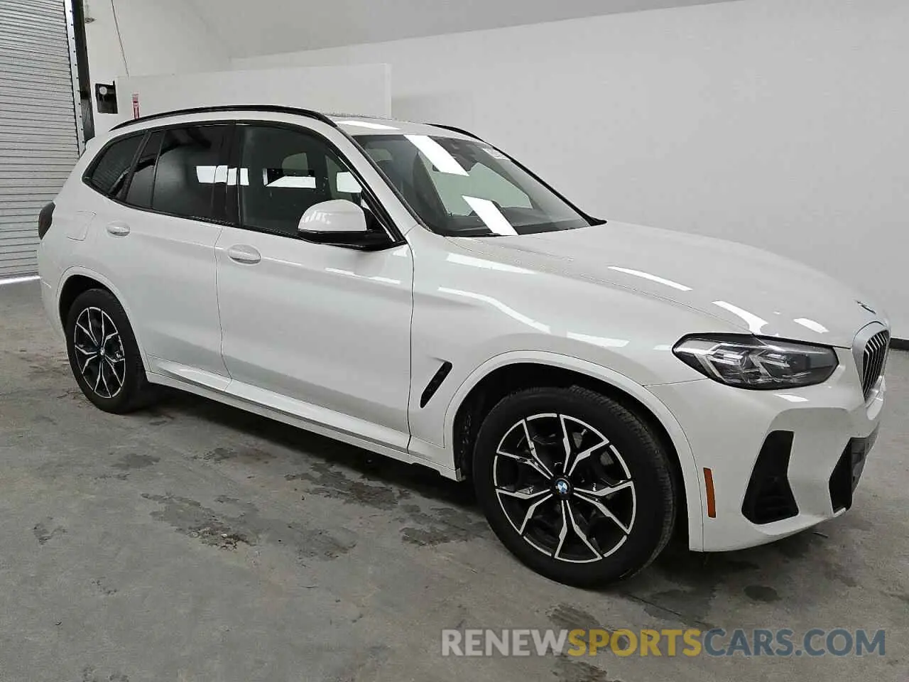 4 Photograph of a damaged car 5UX43DP08R9W57559 BMW X3 2024