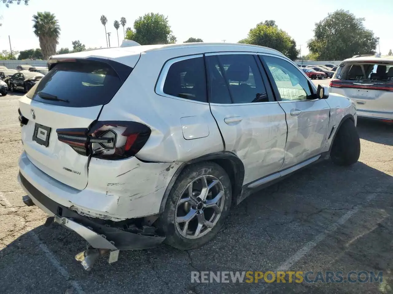 3 Photograph of a damaged car 5UX43DP09R9T40180 BMW X3 2024