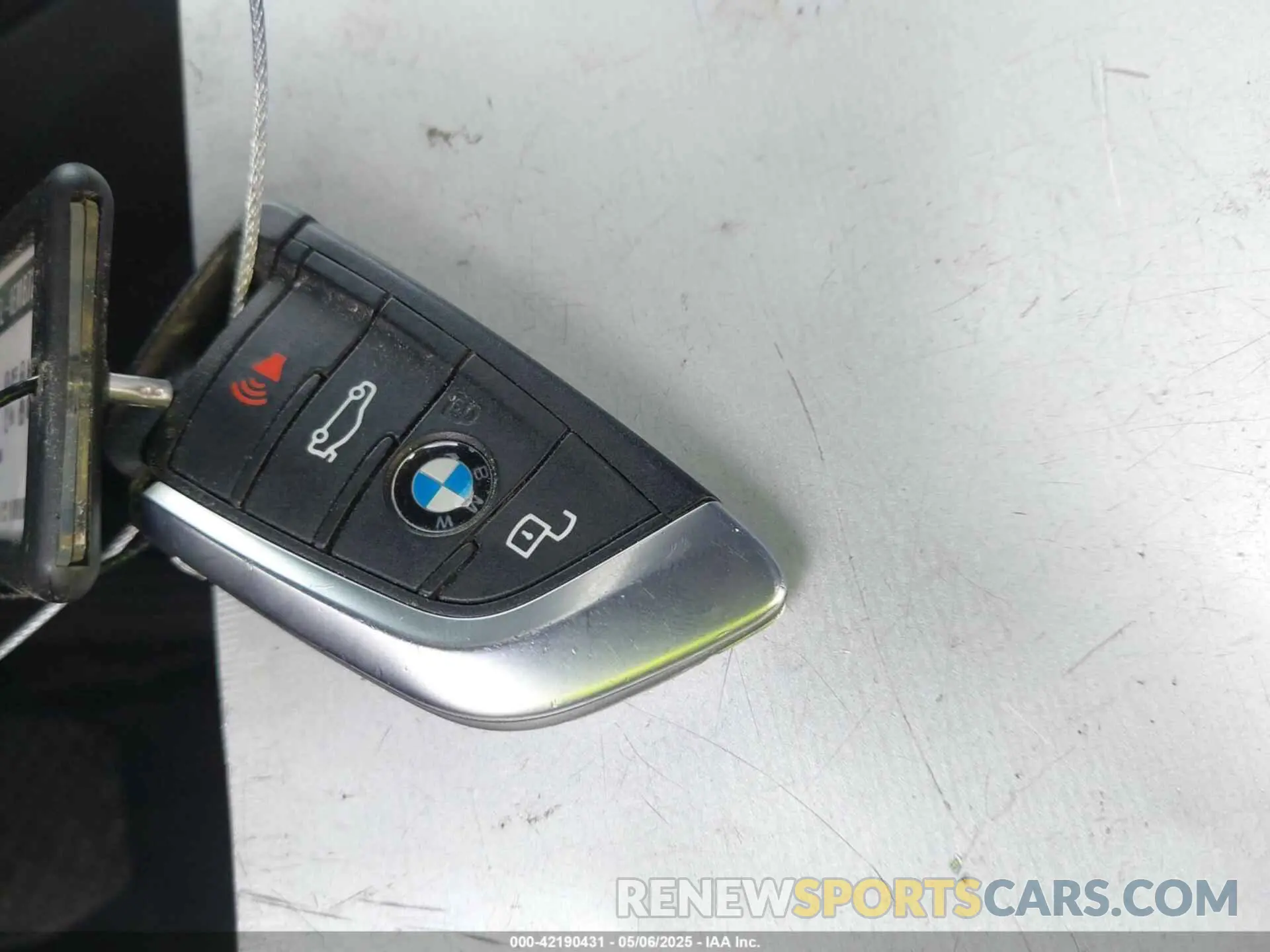 11 Photograph of a damaged car 5UX43DP09R9T81912 BMW X3 2024