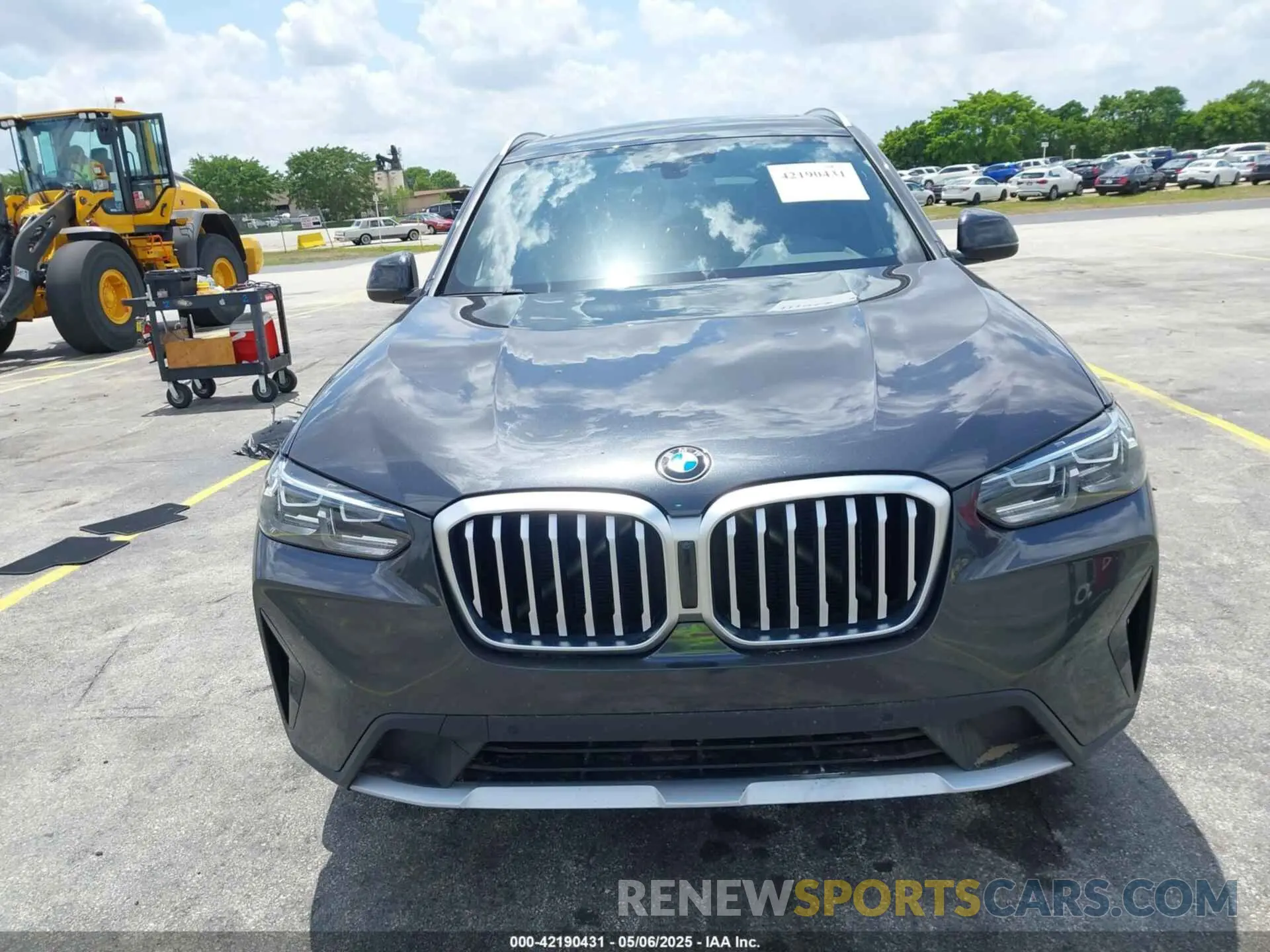 12 Photograph of a damaged car 5UX43DP09R9T81912 BMW X3 2024