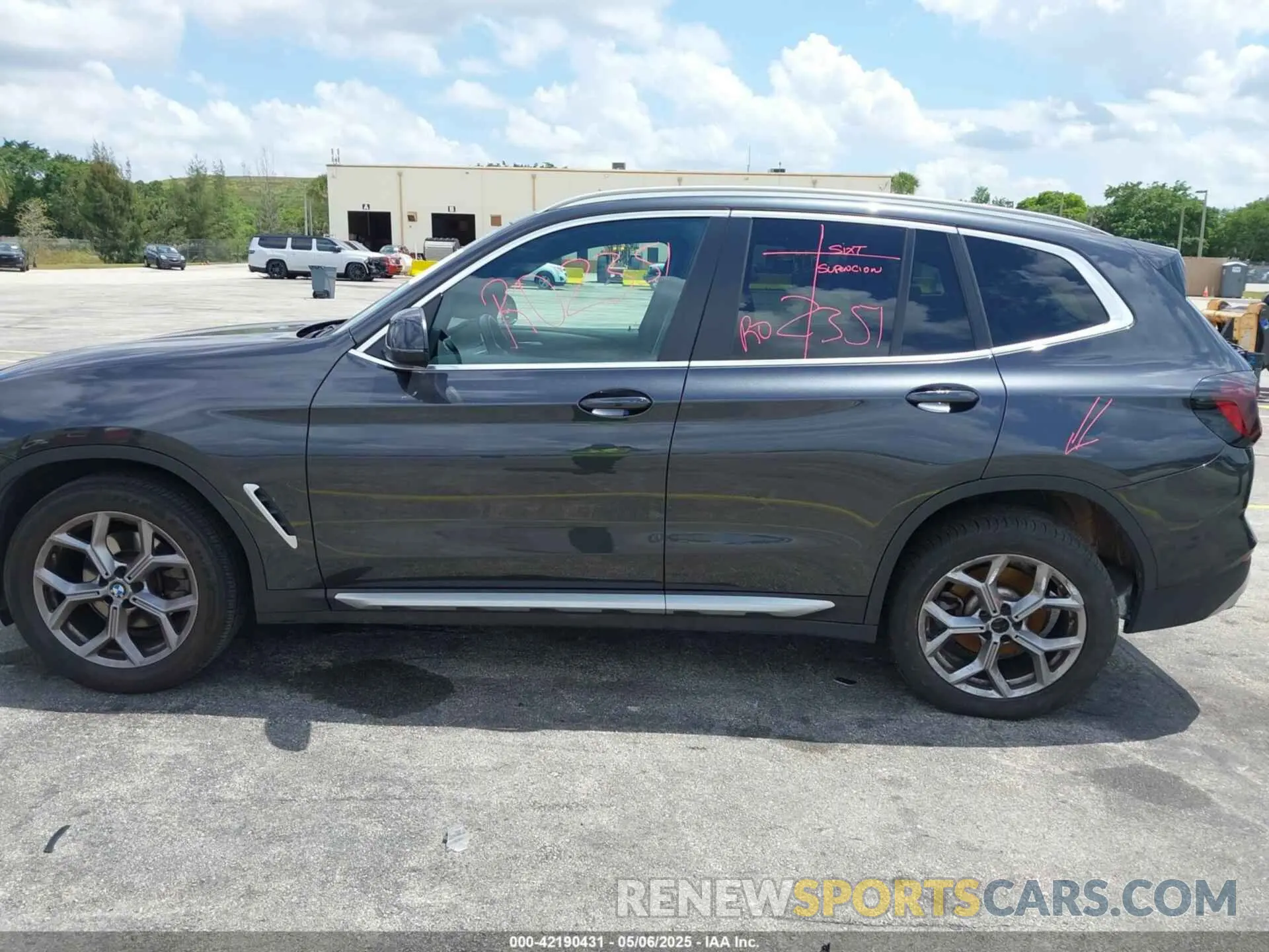 14 Photograph of a damaged car 5UX43DP09R9T81912 BMW X3 2024