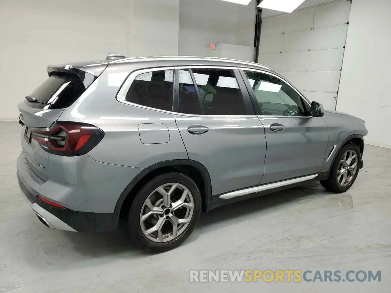 3 Photograph of a damaged car 5UX43DP0XR9T81899 BMW X3 2024
