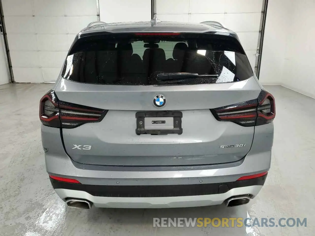 6 Photograph of a damaged car 5UX43DP0XR9T81899 BMW X3 2024
