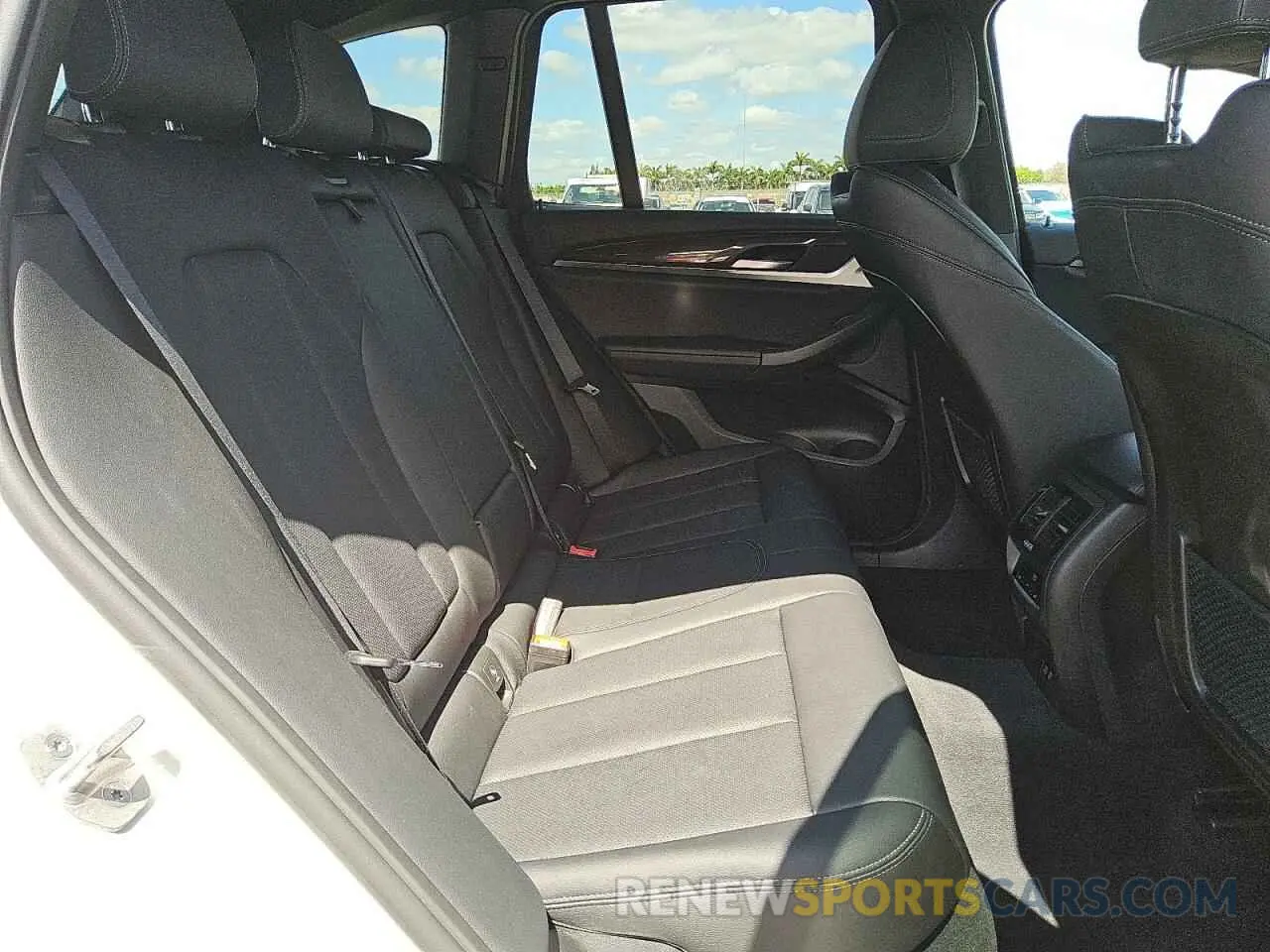 10 Photograph of a damaged car 5UX43DP0XR9V08098 BMW X3 2024