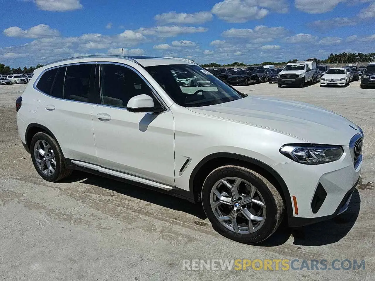 4 Photograph of a damaged car 5UX43DP0XR9V08098 BMW X3 2024
