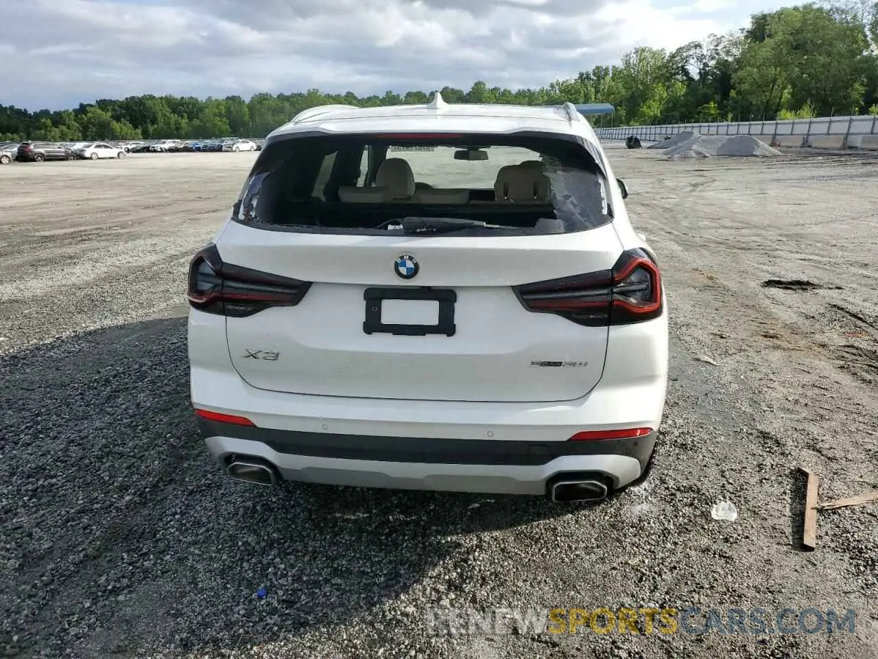 6 Photograph of a damaged car 5UX43DP0XR9W90823 BMW X3 2024
