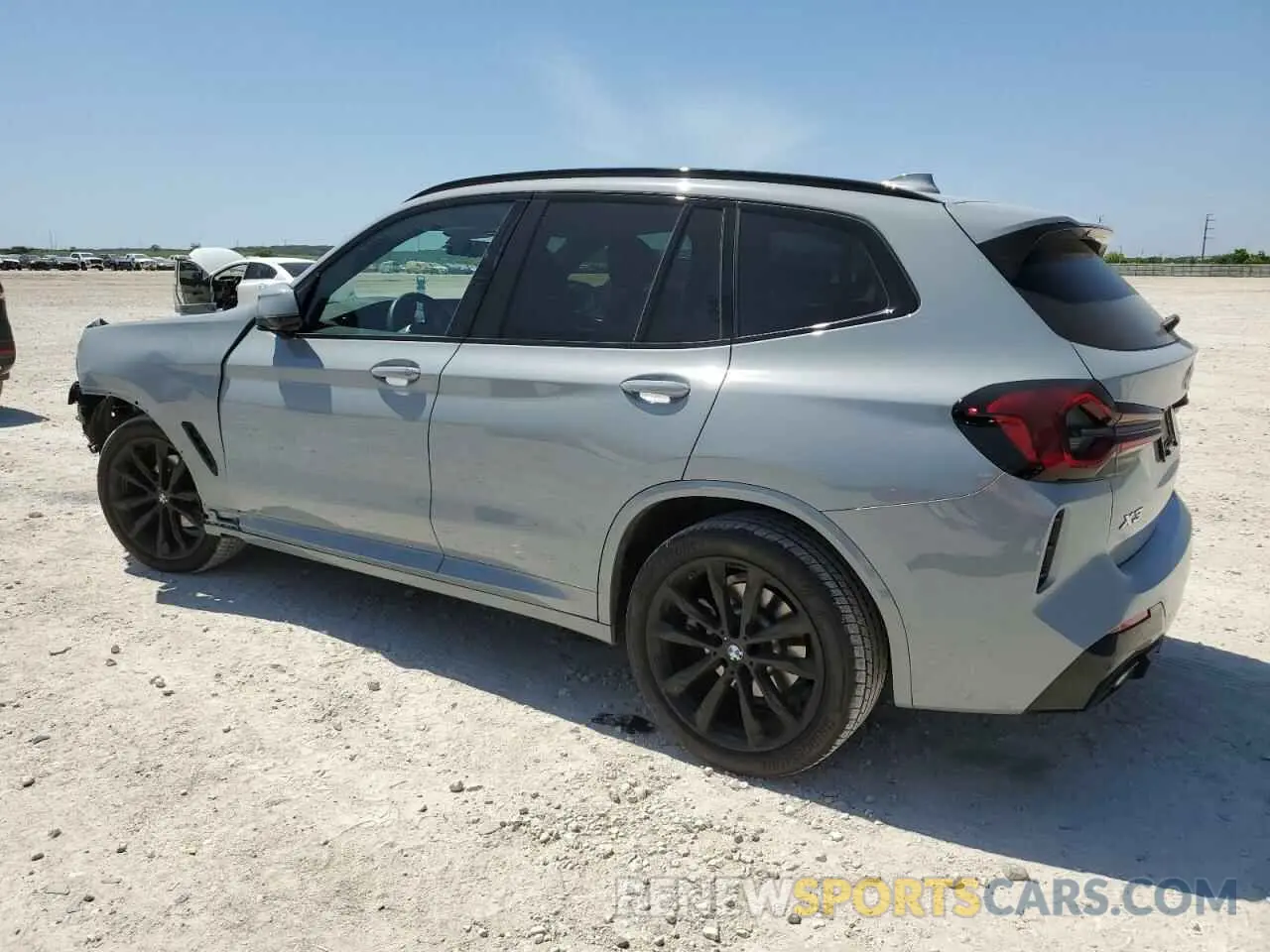 2 Photograph of a damaged car 5UX43DP0XR9X30530 BMW X3 2024