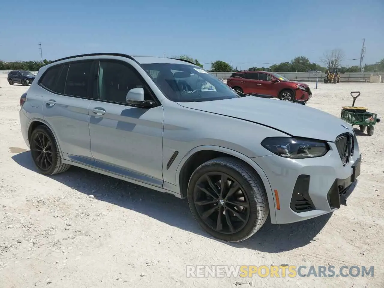 4 Photograph of a damaged car 5UX43DP0XR9X30530 BMW X3 2024