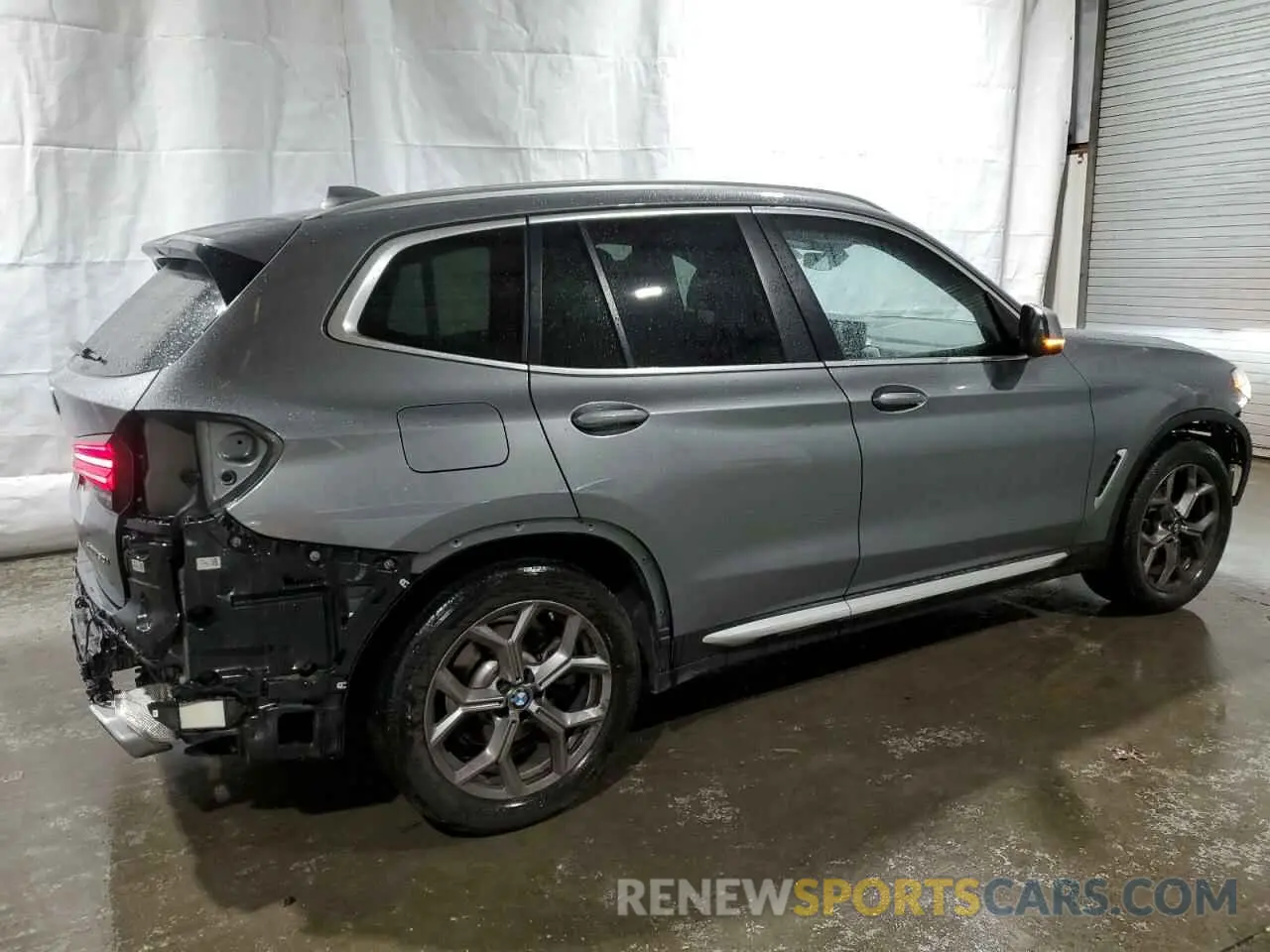 3 Photograph of a damaged car 5UX53DP00R9T56983 BMW X3 2024