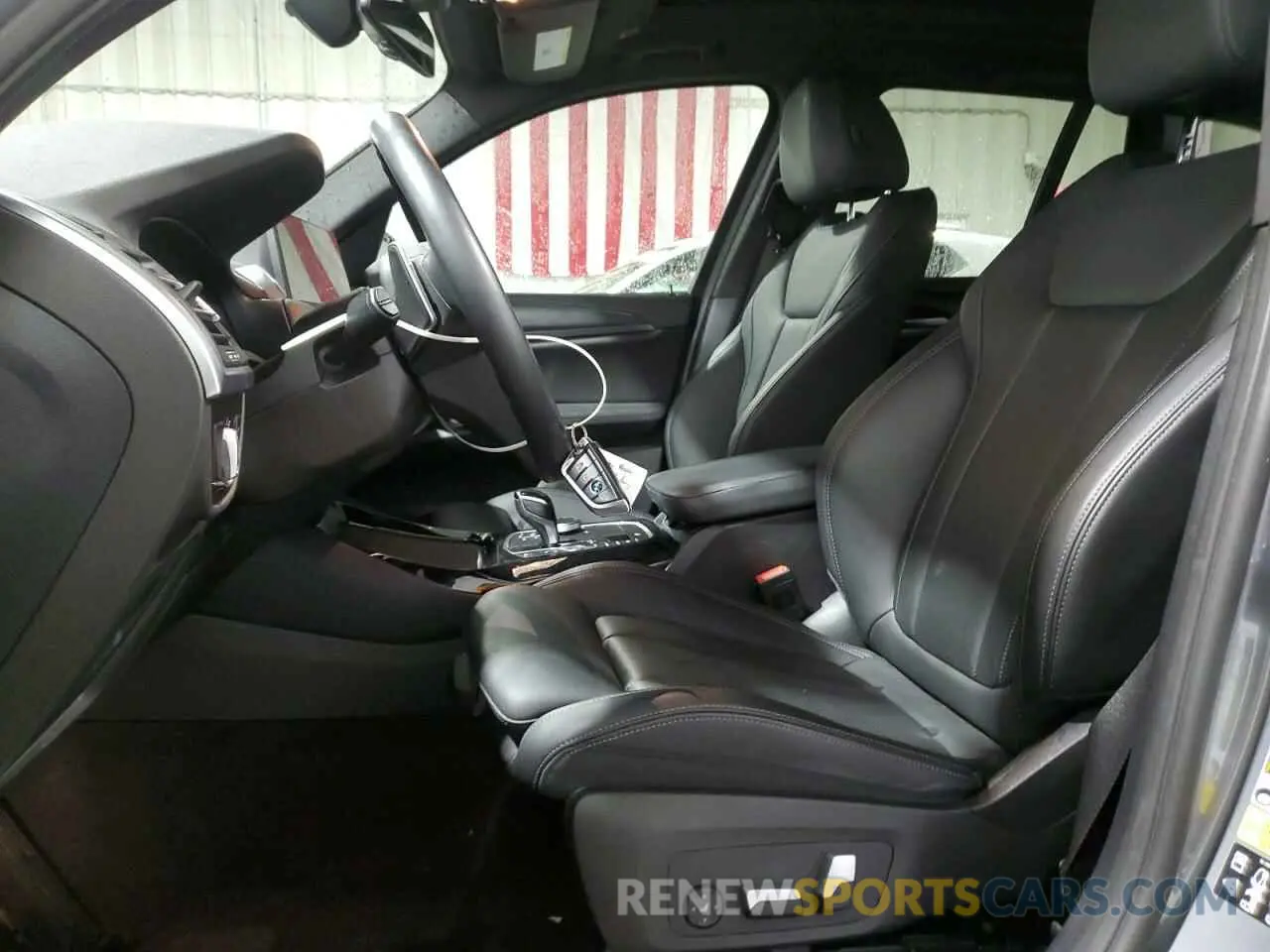 7 Photograph of a damaged car 5UX53DP00R9T56983 BMW X3 2024