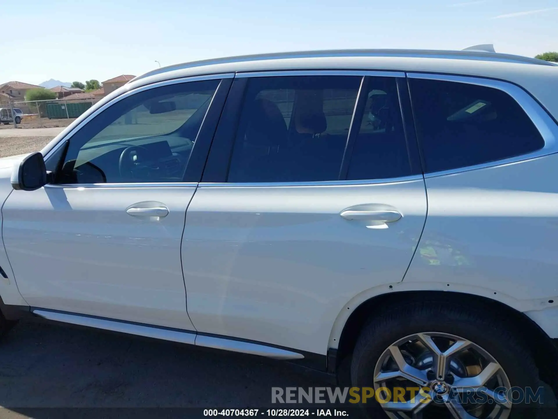 15 Photograph of a damaged car 5UX53DP00R9V82800 BMW X3 2024