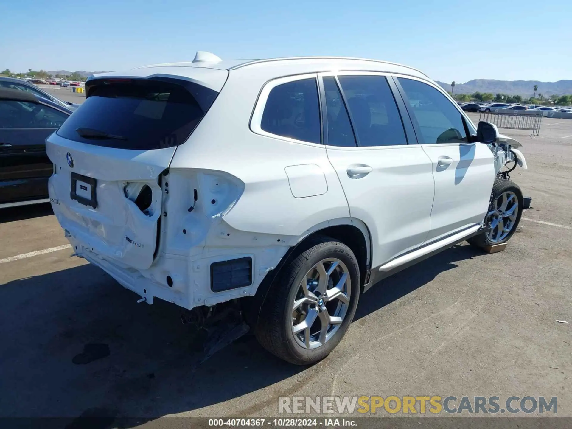 4 Photograph of a damaged car 5UX53DP00R9V82800 BMW X3 2024