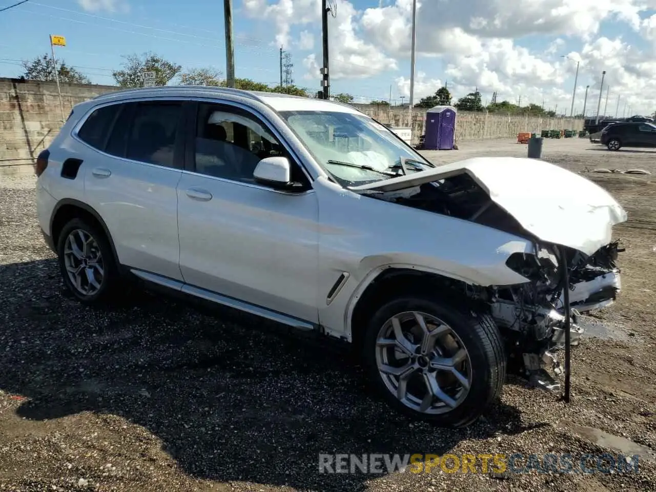 4 Photograph of a damaged car 5UX53DP00R9W13463 BMW X3 2024