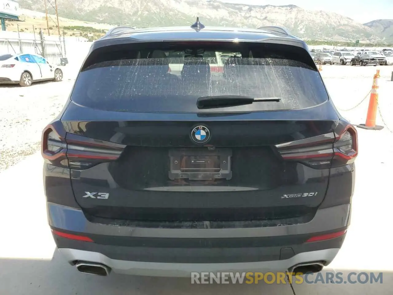 6 Photograph of a damaged car 5UX53DP00R9W18260 BMW X3 2024