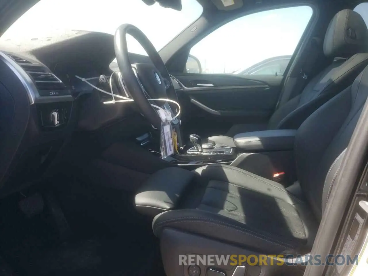 7 Photograph of a damaged car 5UX53DP00R9W18260 BMW X3 2024