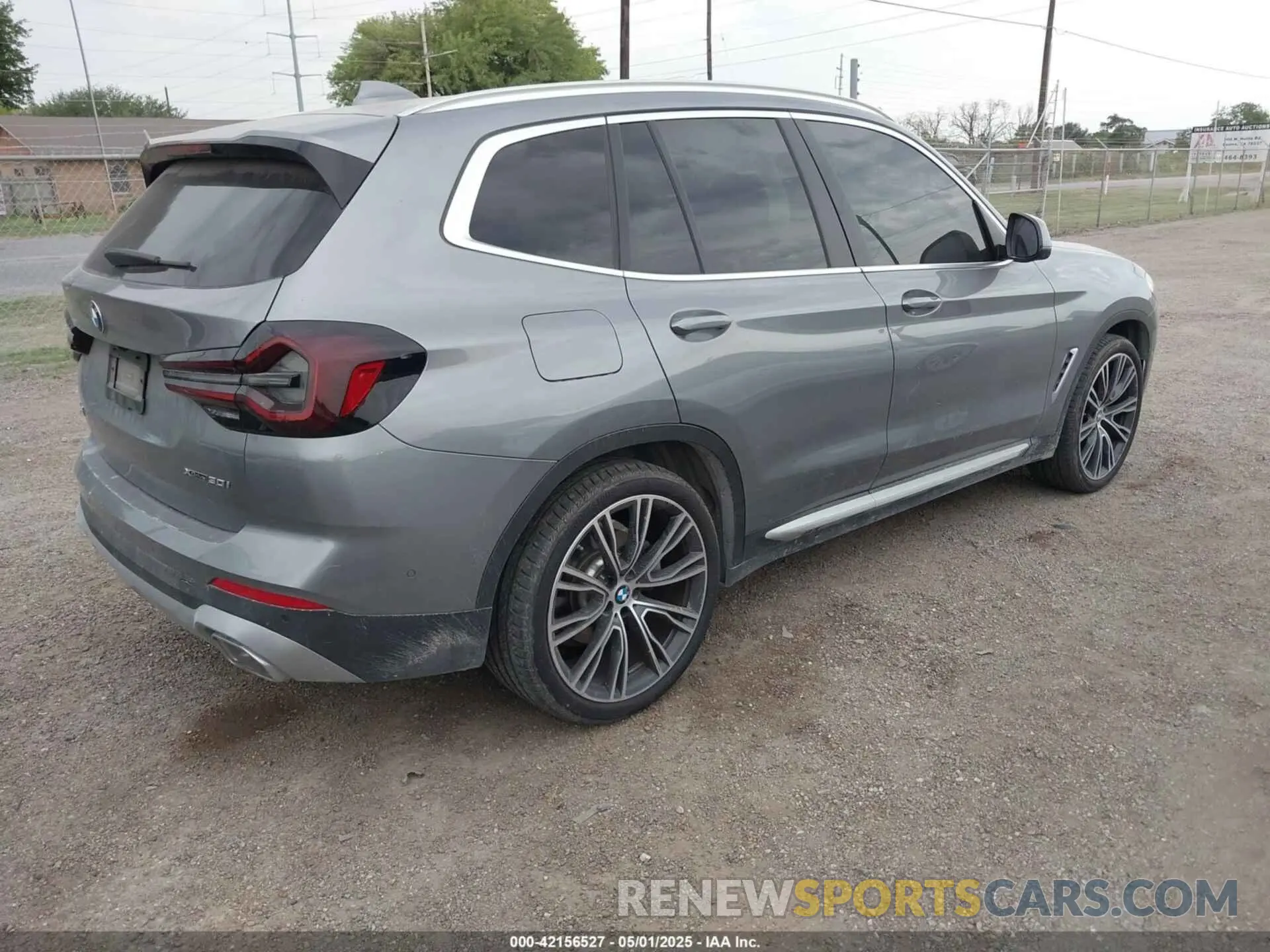 4 Photograph of a damaged car 5UX53DP01R9W01127 BMW X3 2024