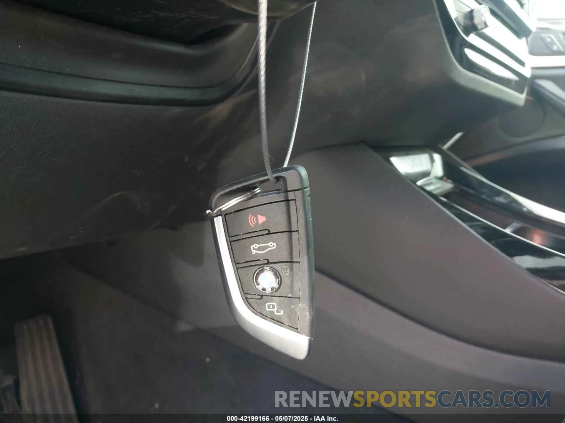 11 Photograph of a damaged car 5UX53DP02R9T63000 BMW X3 2024