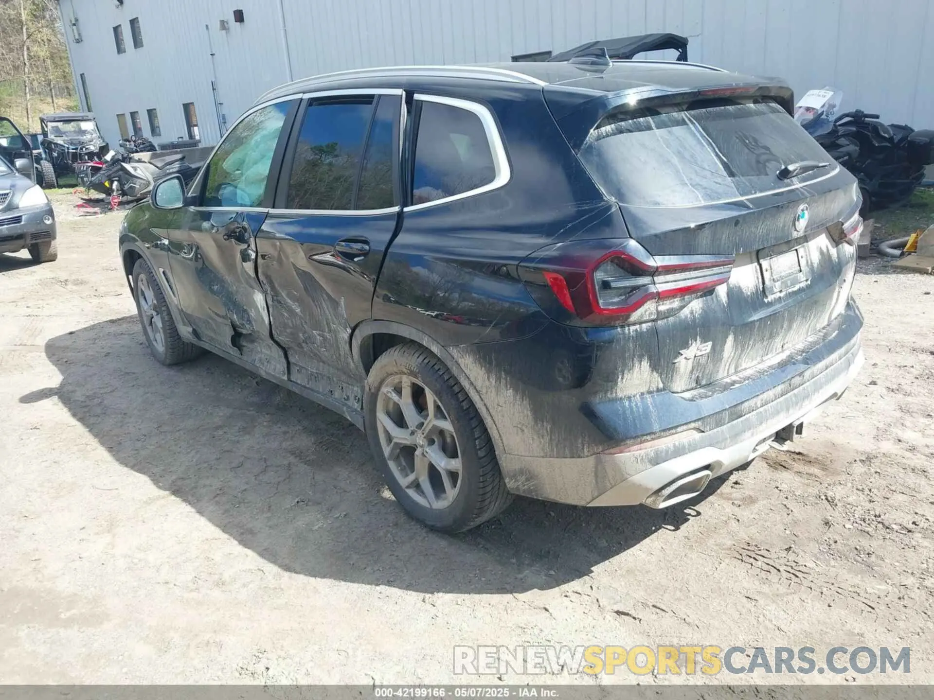 3 Photograph of a damaged car 5UX53DP02R9T63000 BMW X3 2024