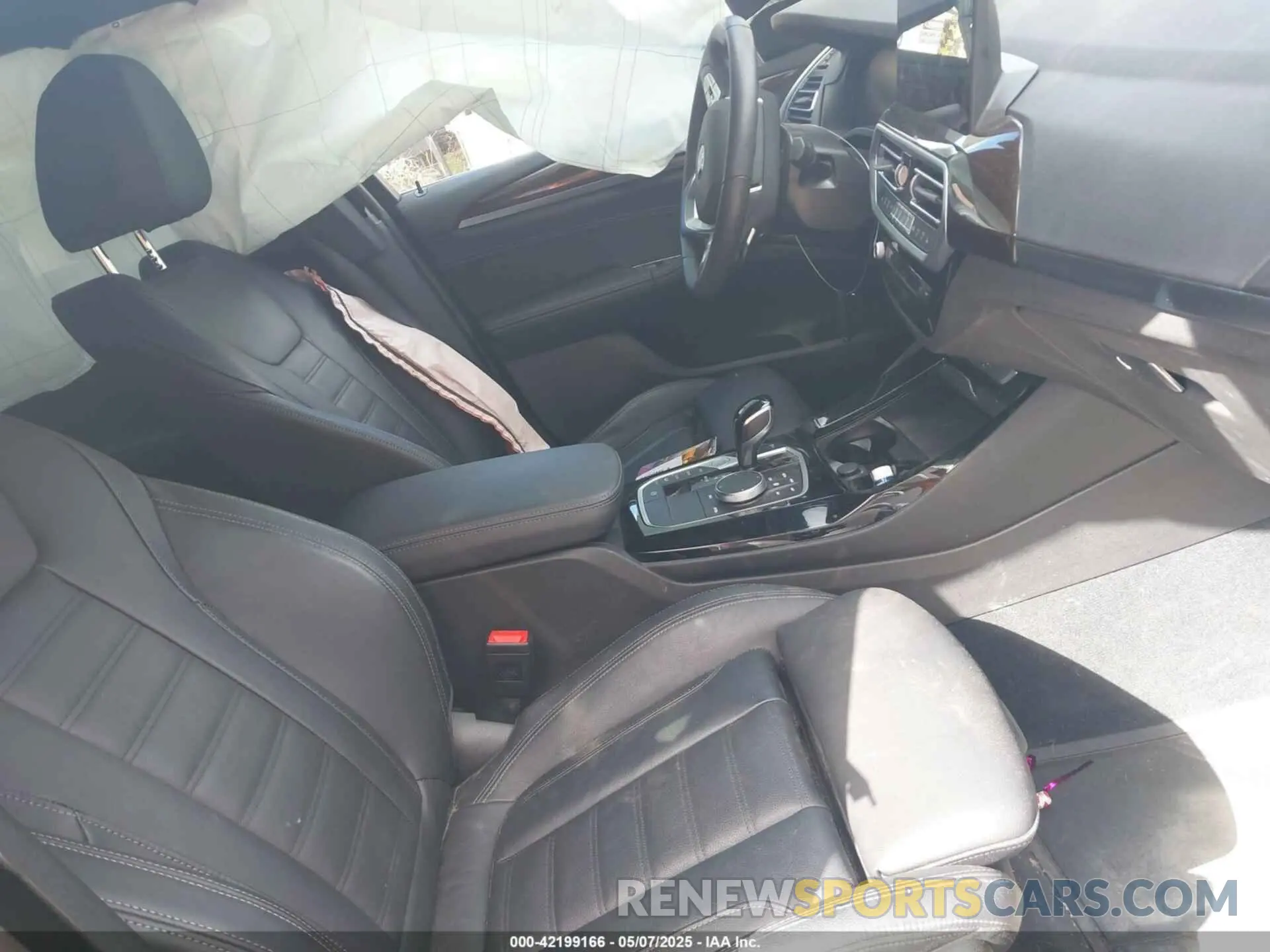 5 Photograph of a damaged car 5UX53DP02R9T63000 BMW X3 2024