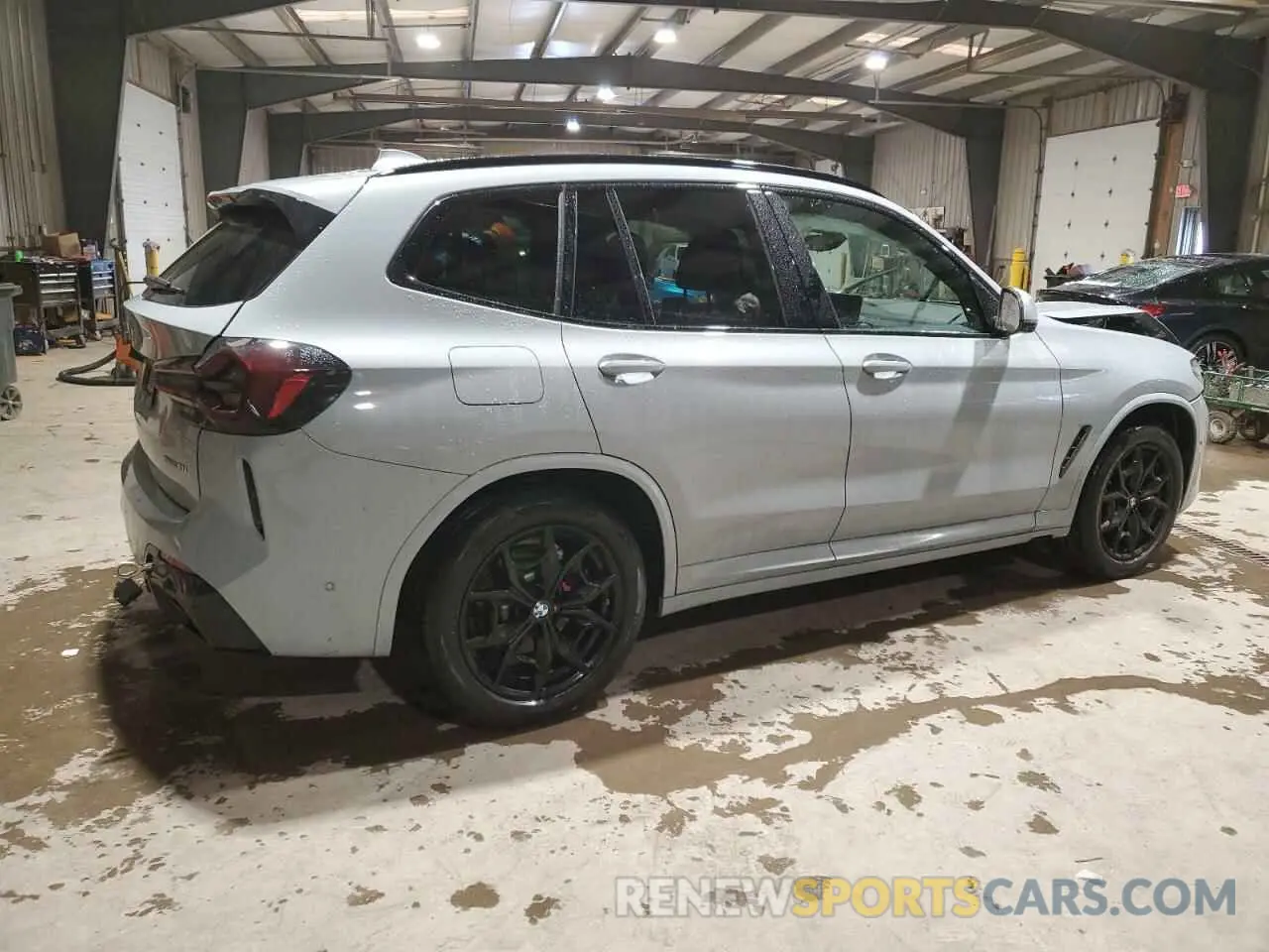 3 Photograph of a damaged car 5UX53DP02R9T86583 BMW X3 2024