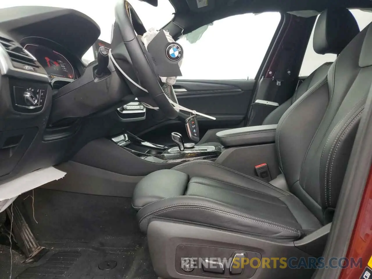 7 Photograph of a damaged car 5UX53DP02R9U35975 BMW X3 2024