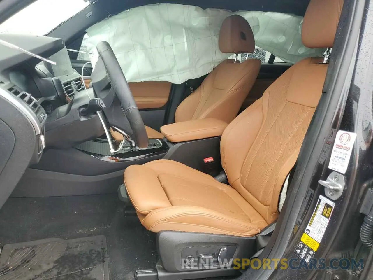 7 Photograph of a damaged car 5UX53DP04R9U49859 BMW X3 2024