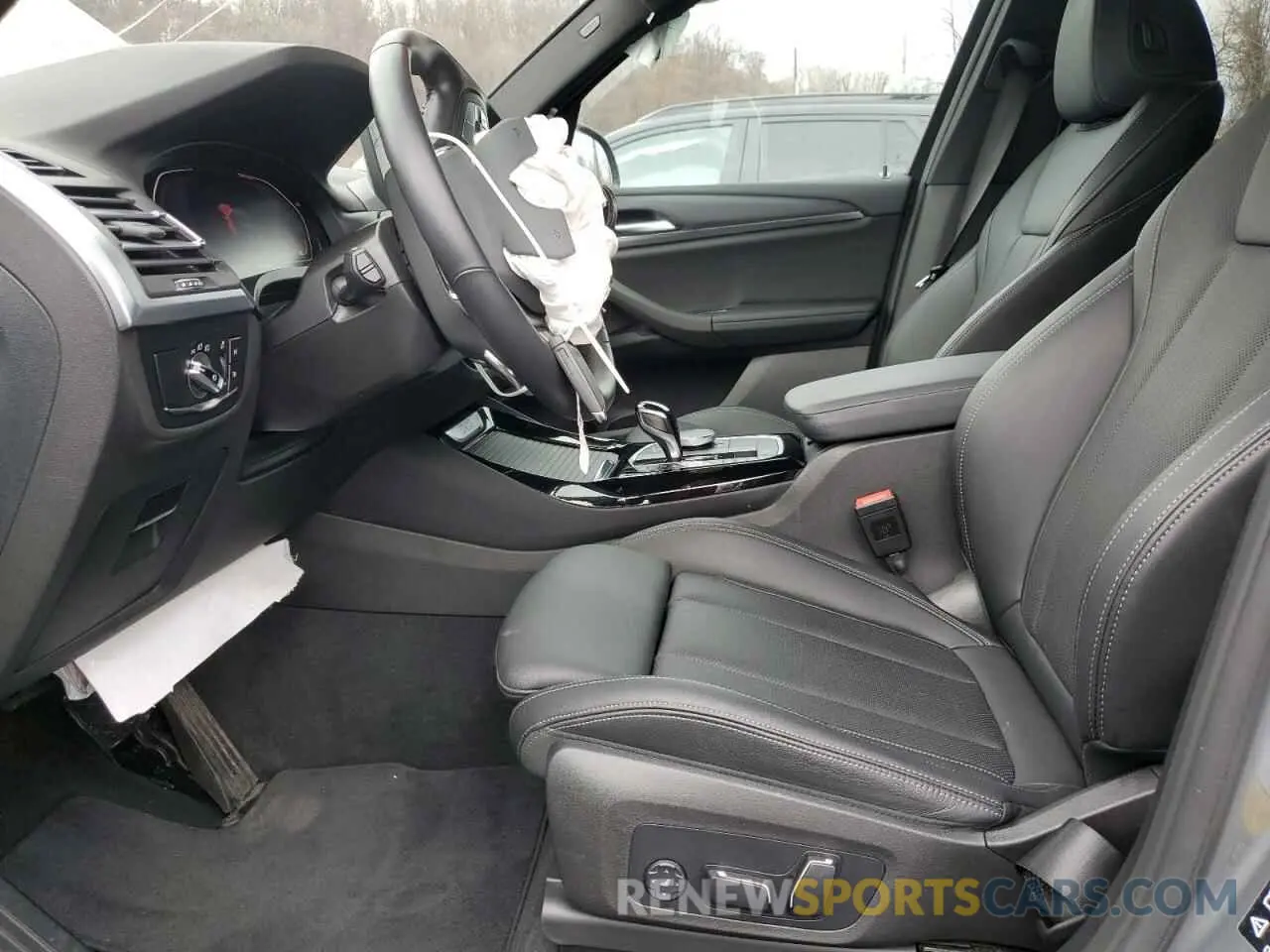7 Photograph of a damaged car 5UX53DP04R9U62899 BMW X3 2024