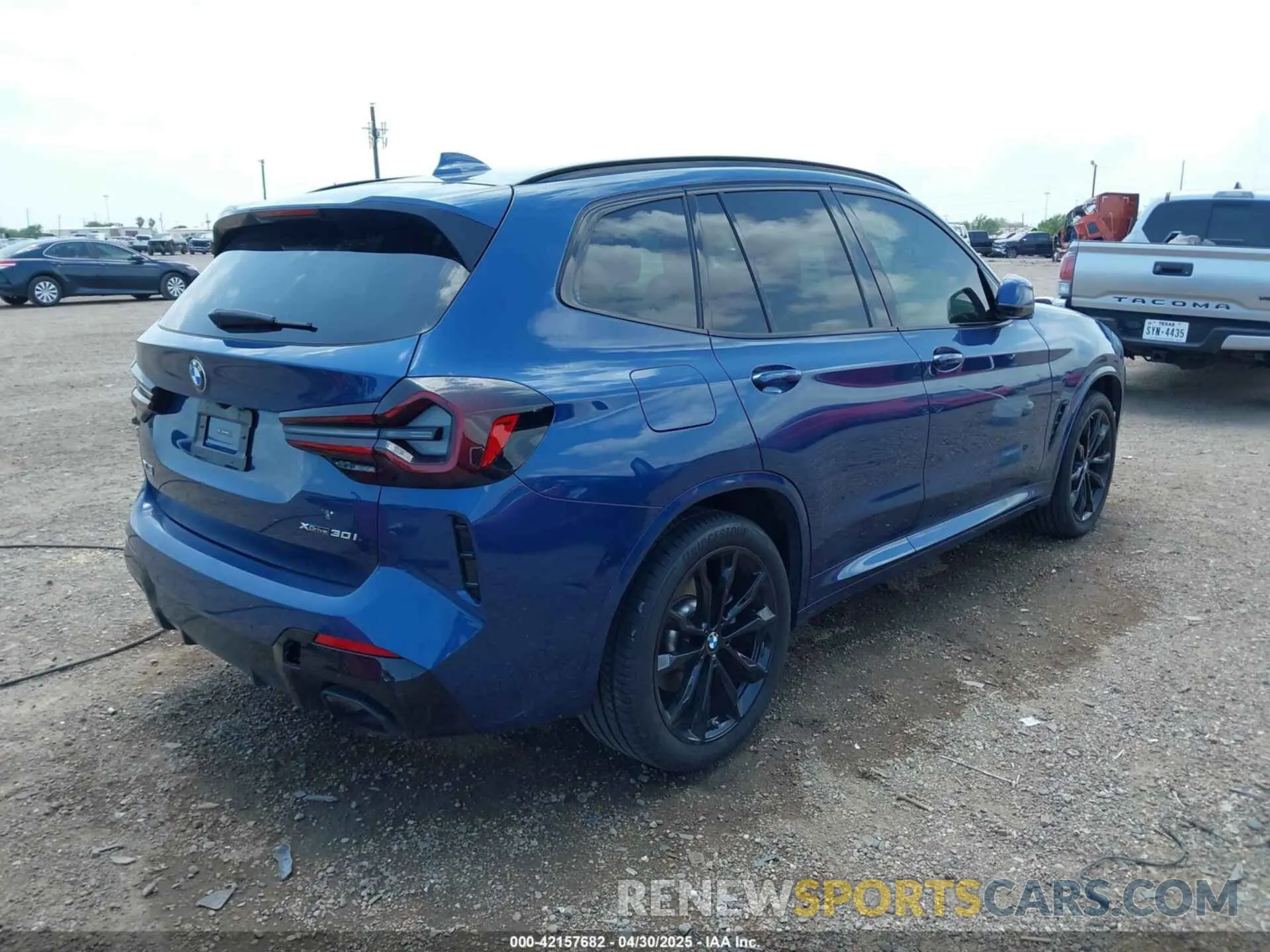 4 Photograph of a damaged car 5UX53DP04R9W06161 BMW X3 2024