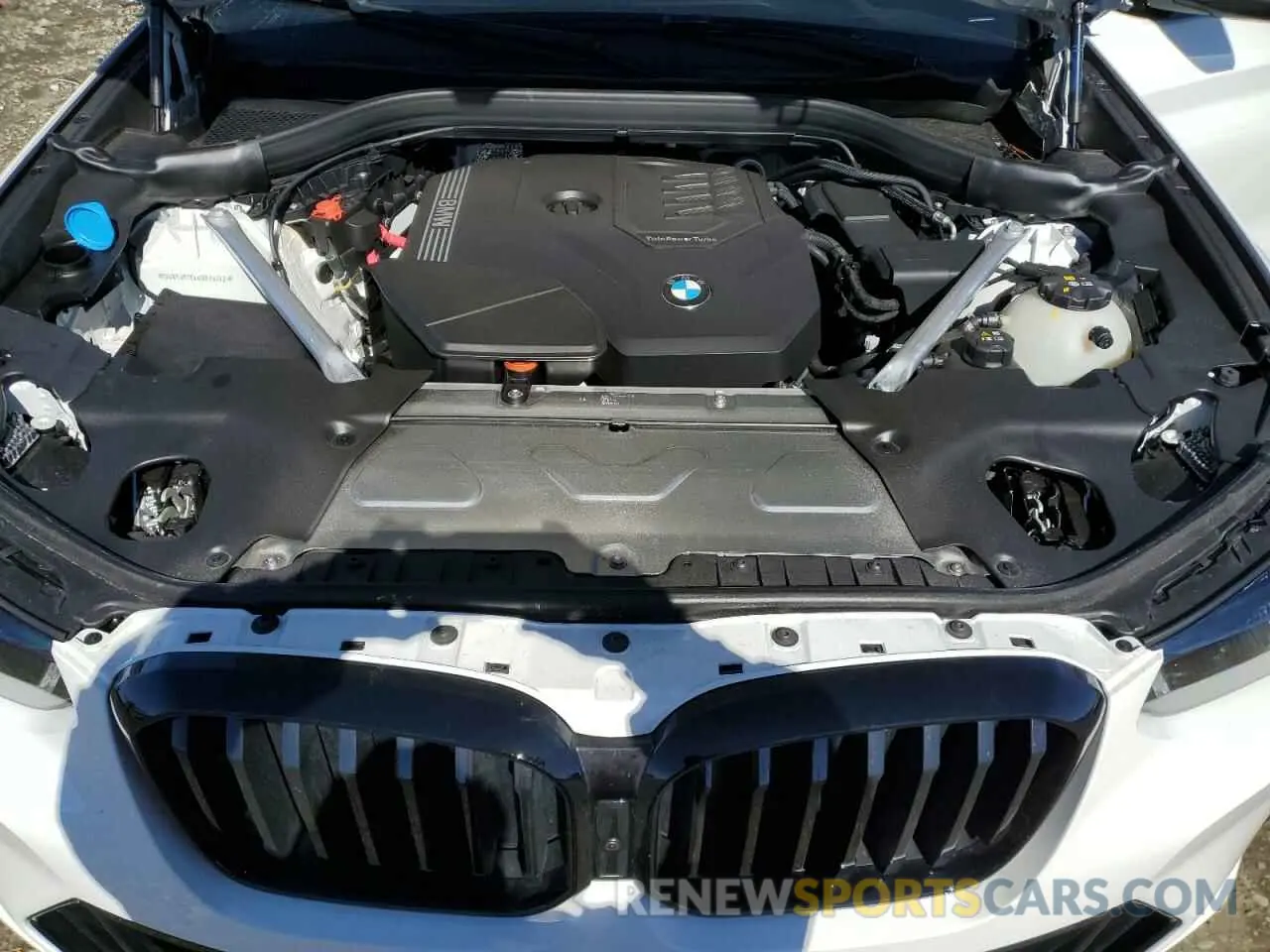 13 Photograph of a damaged car 5UX53DP04R9X38742 BMW X3 2024