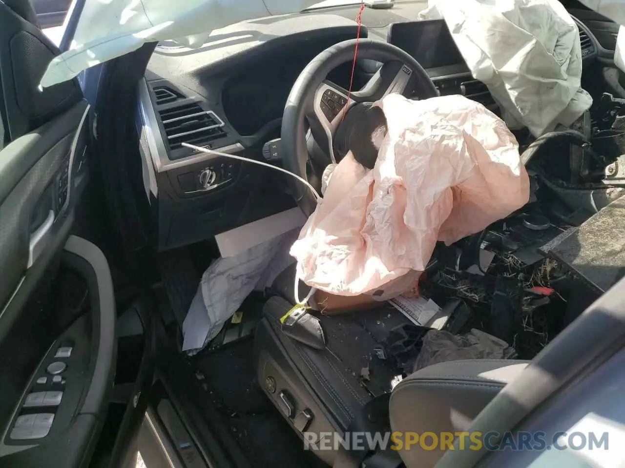 8 Photograph of a damaged car 5UX53DP05R9U07460 BMW X3 2024