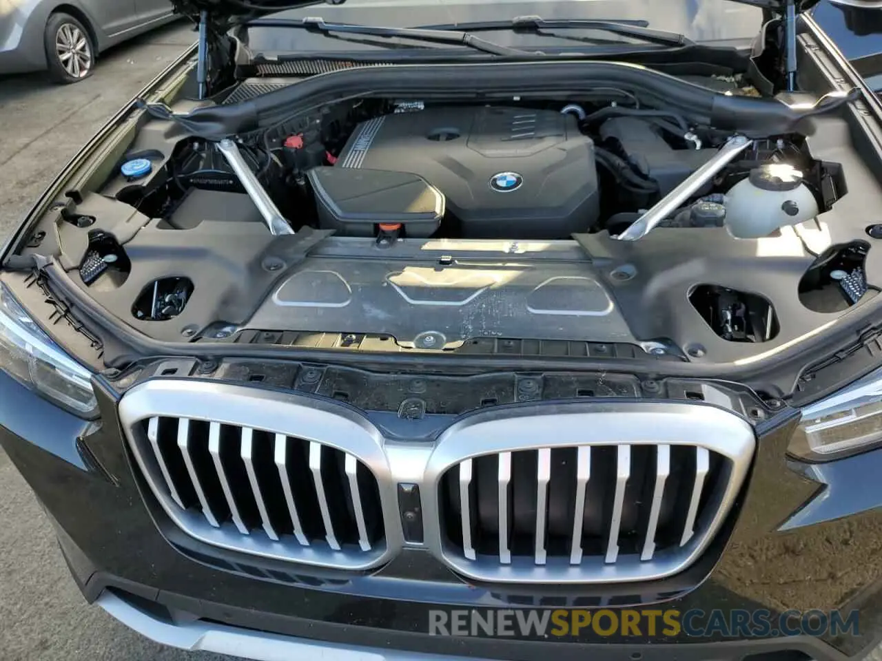 11 Photograph of a damaged car 5UX53DP05R9U58070 BMW X3 2024