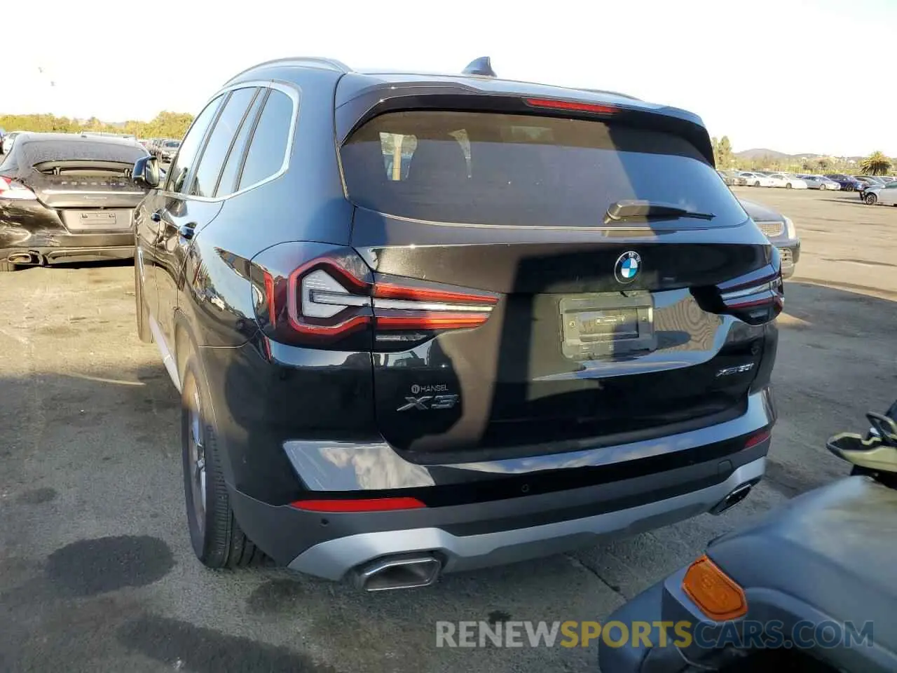 6 Photograph of a damaged car 5UX53DP05R9U58070 BMW X3 2024