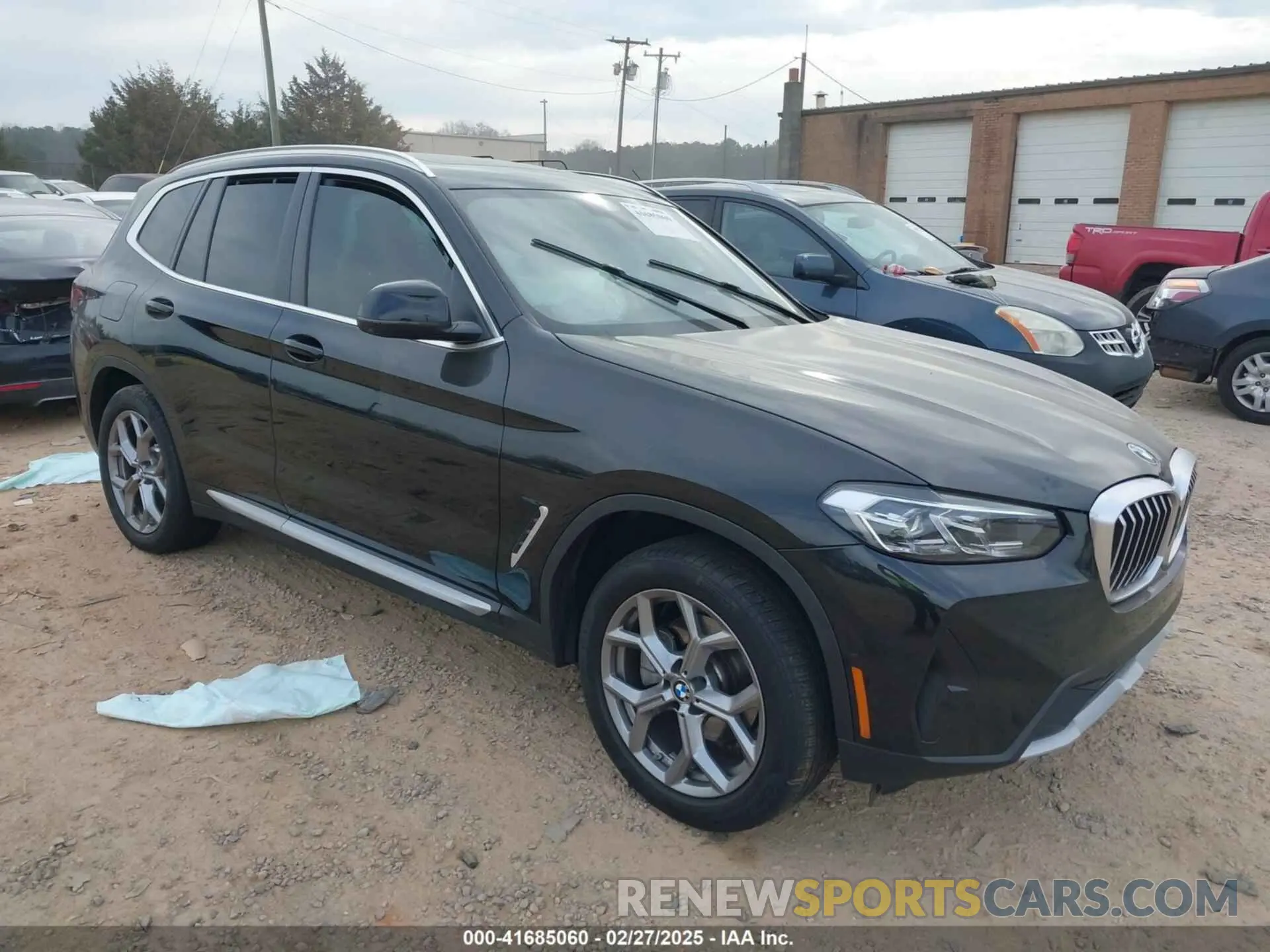 1 Photograph of a damaged car 5UX53DP05R9V58301 BMW X3 2024