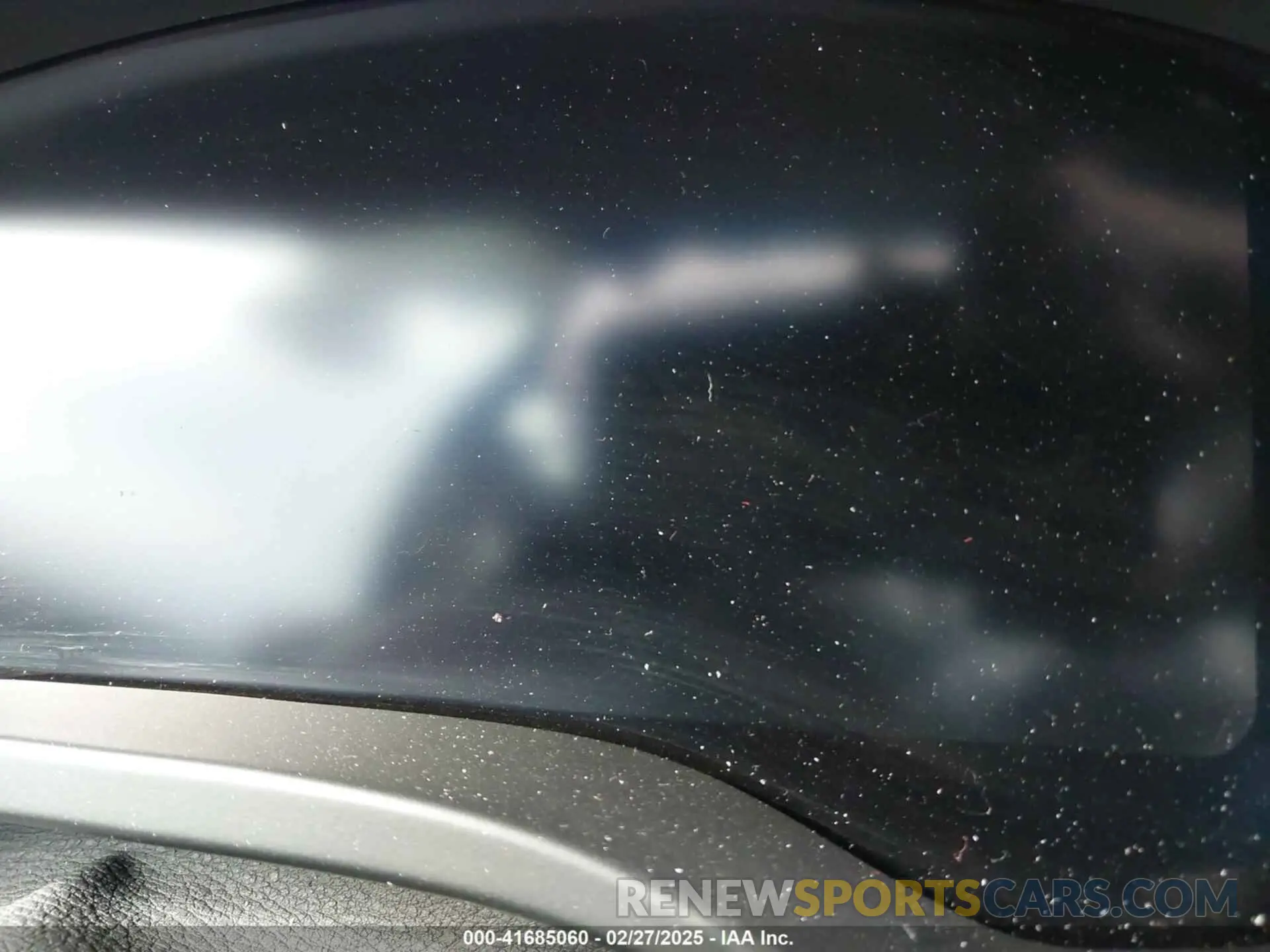 15 Photograph of a damaged car 5UX53DP05R9V58301 BMW X3 2024