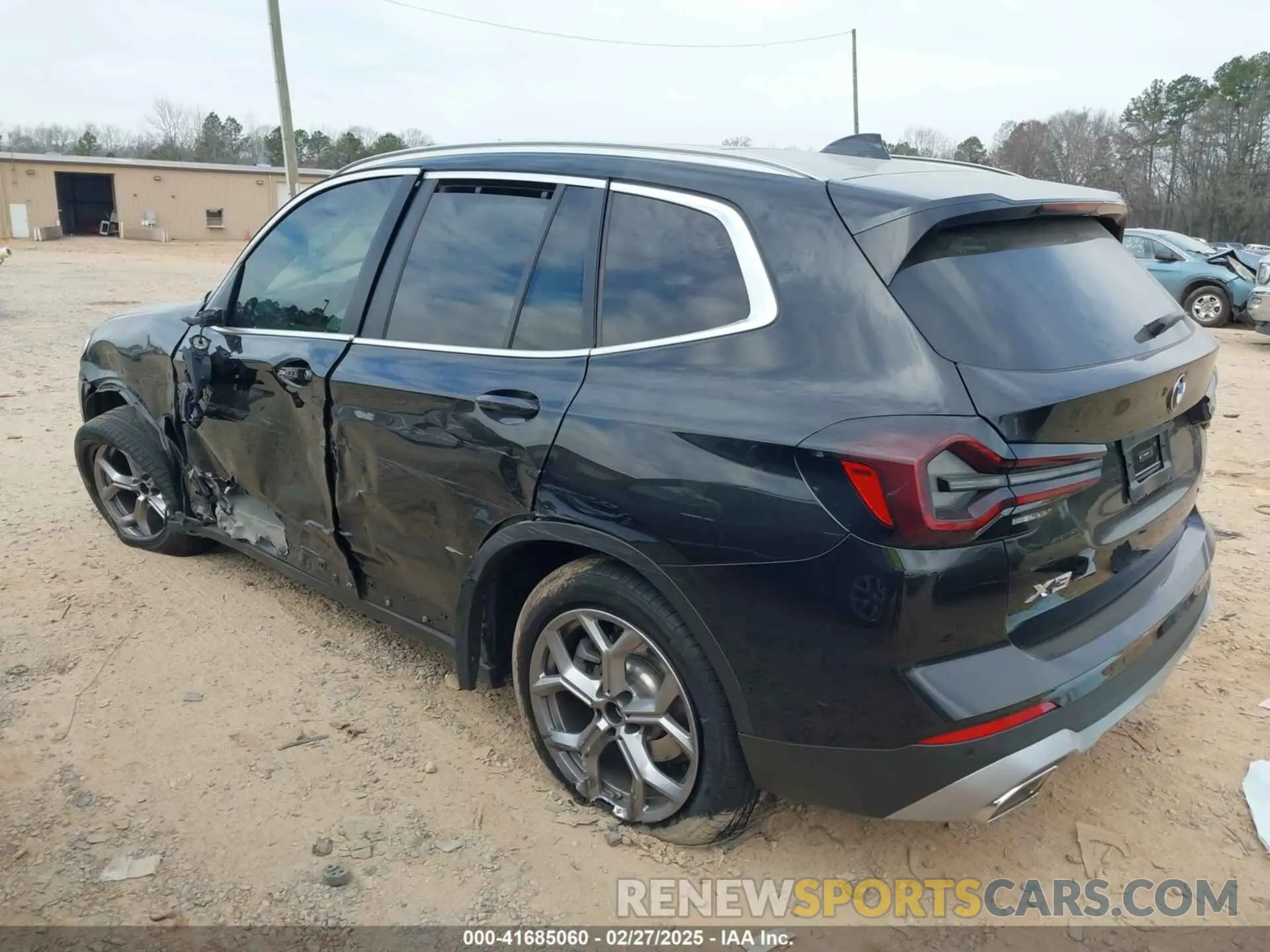 3 Photograph of a damaged car 5UX53DP05R9V58301 BMW X3 2024