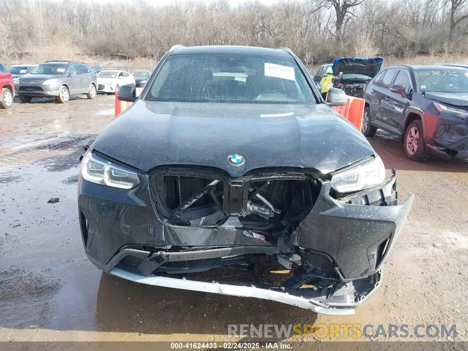 12 Photograph of a damaged car 5UX53DP05R9W01583 BMW X3 2024
