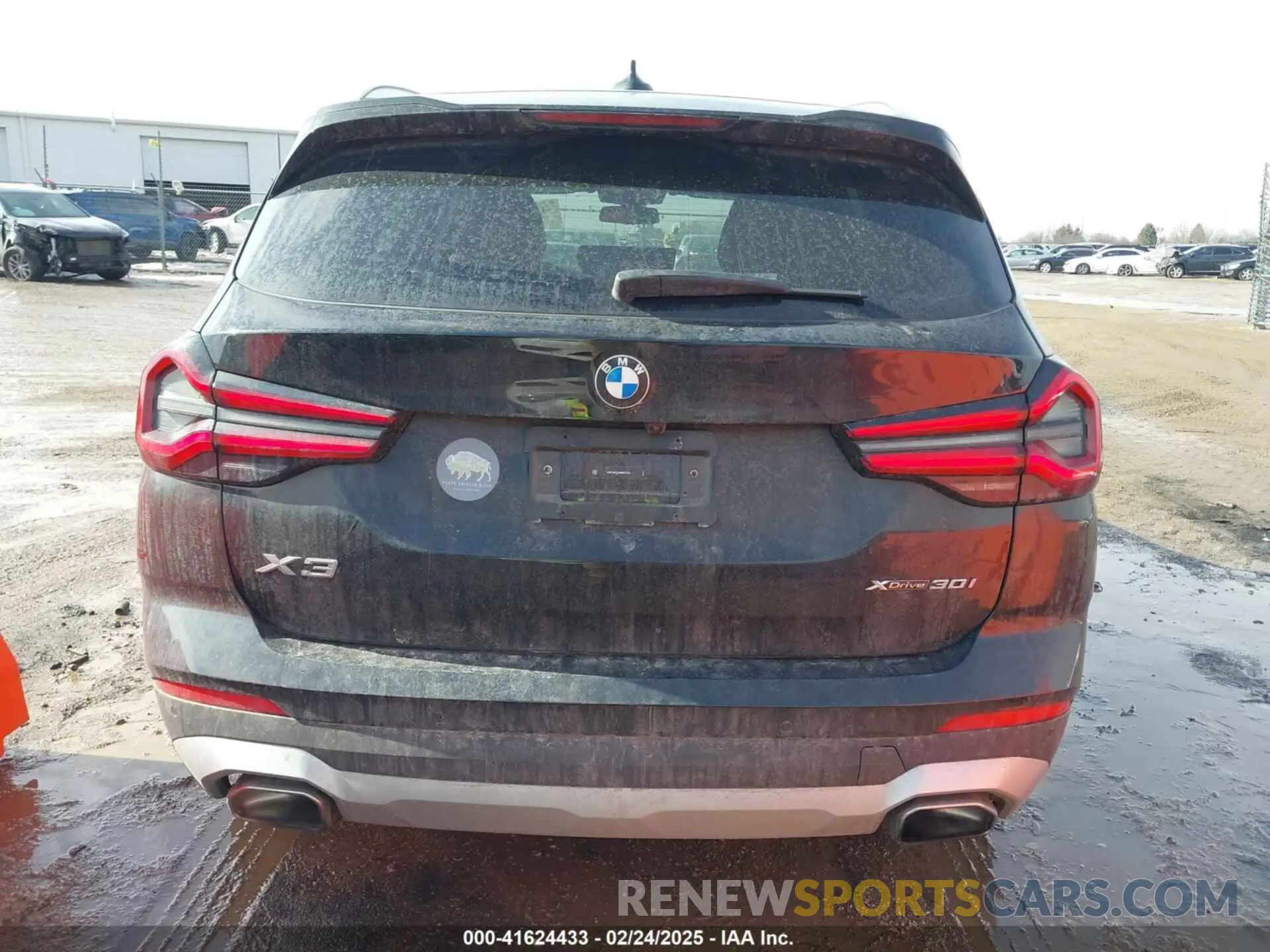 16 Photograph of a damaged car 5UX53DP05R9W01583 BMW X3 2024