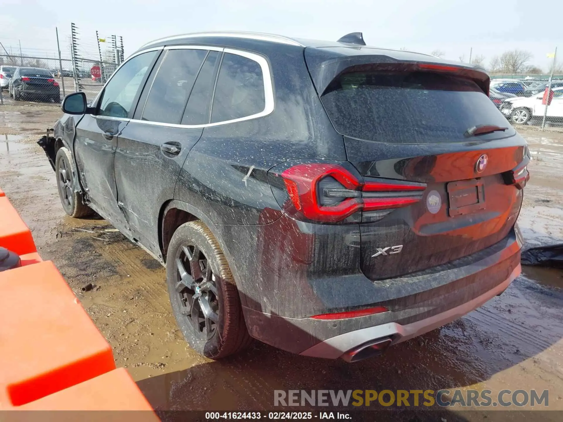 3 Photograph of a damaged car 5UX53DP05R9W01583 BMW X3 2024