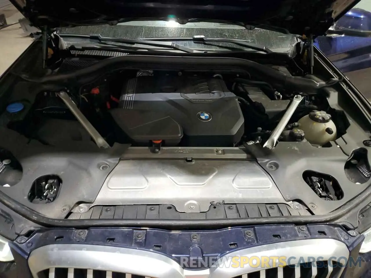12 Photograph of a damaged car 5UX53DP06R9U33520 BMW X3 2024