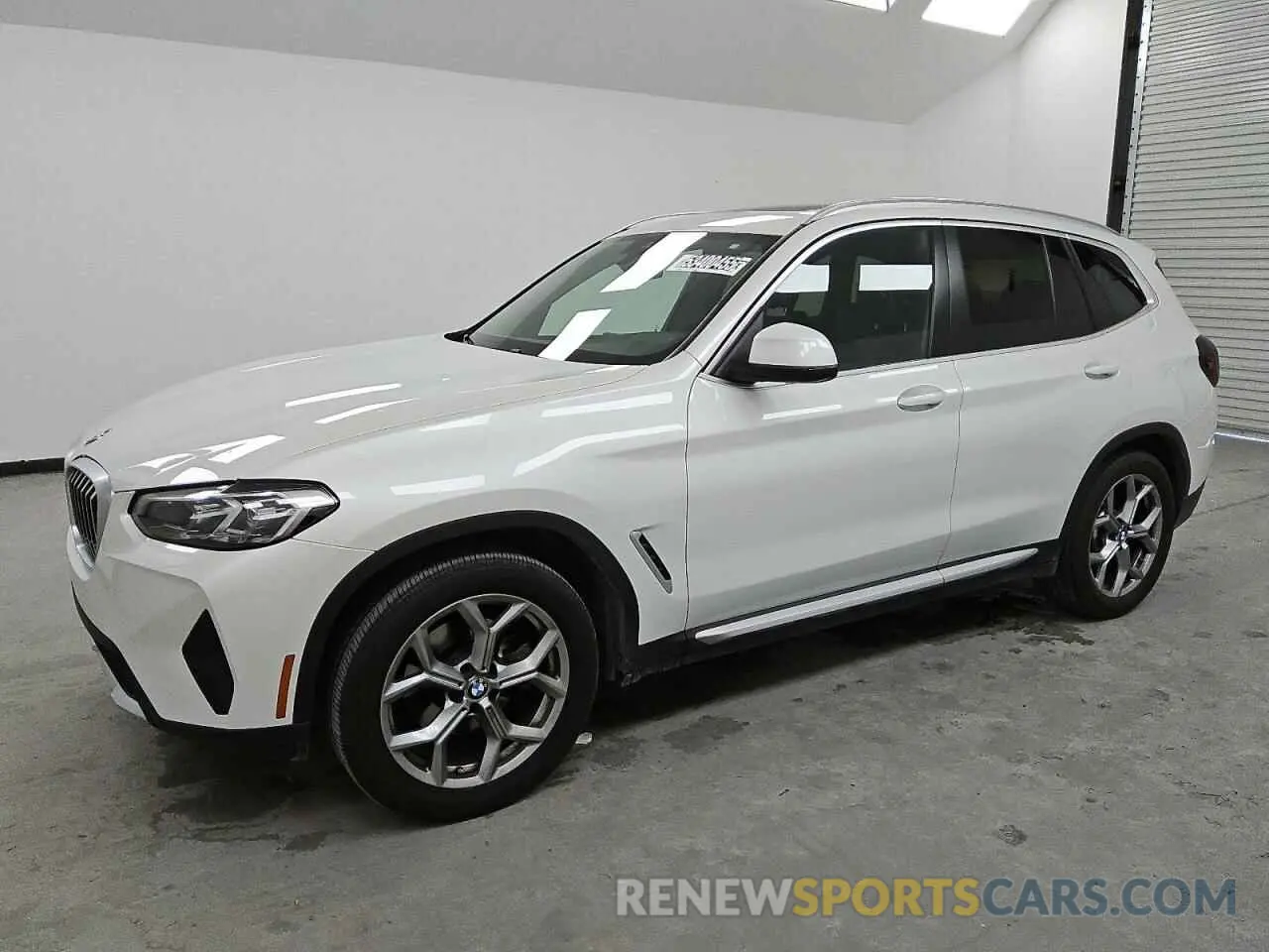 1 Photograph of a damaged car 5UX53DP06R9V46500 BMW X3 2024