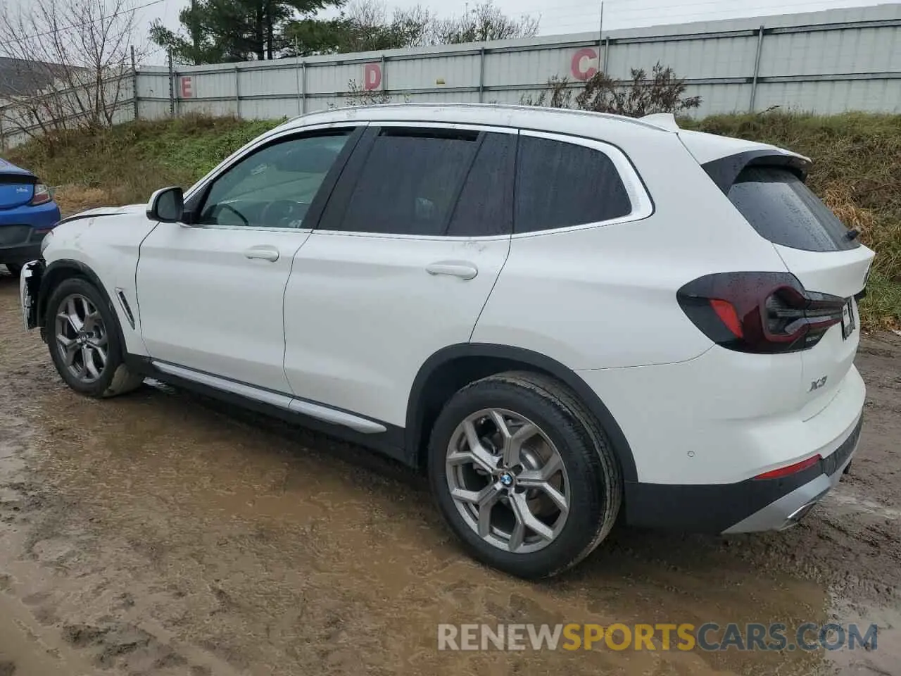 2 Photograph of a damaged car 5UX53DP06R9V49171 BMW X3 2024