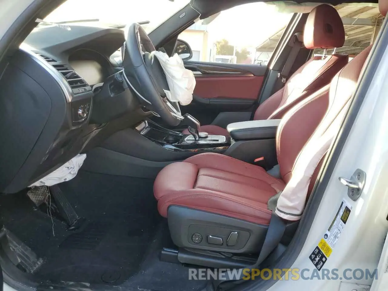 7 Photograph of a damaged car 5UX53DP07R9U47765 BMW X3 2024