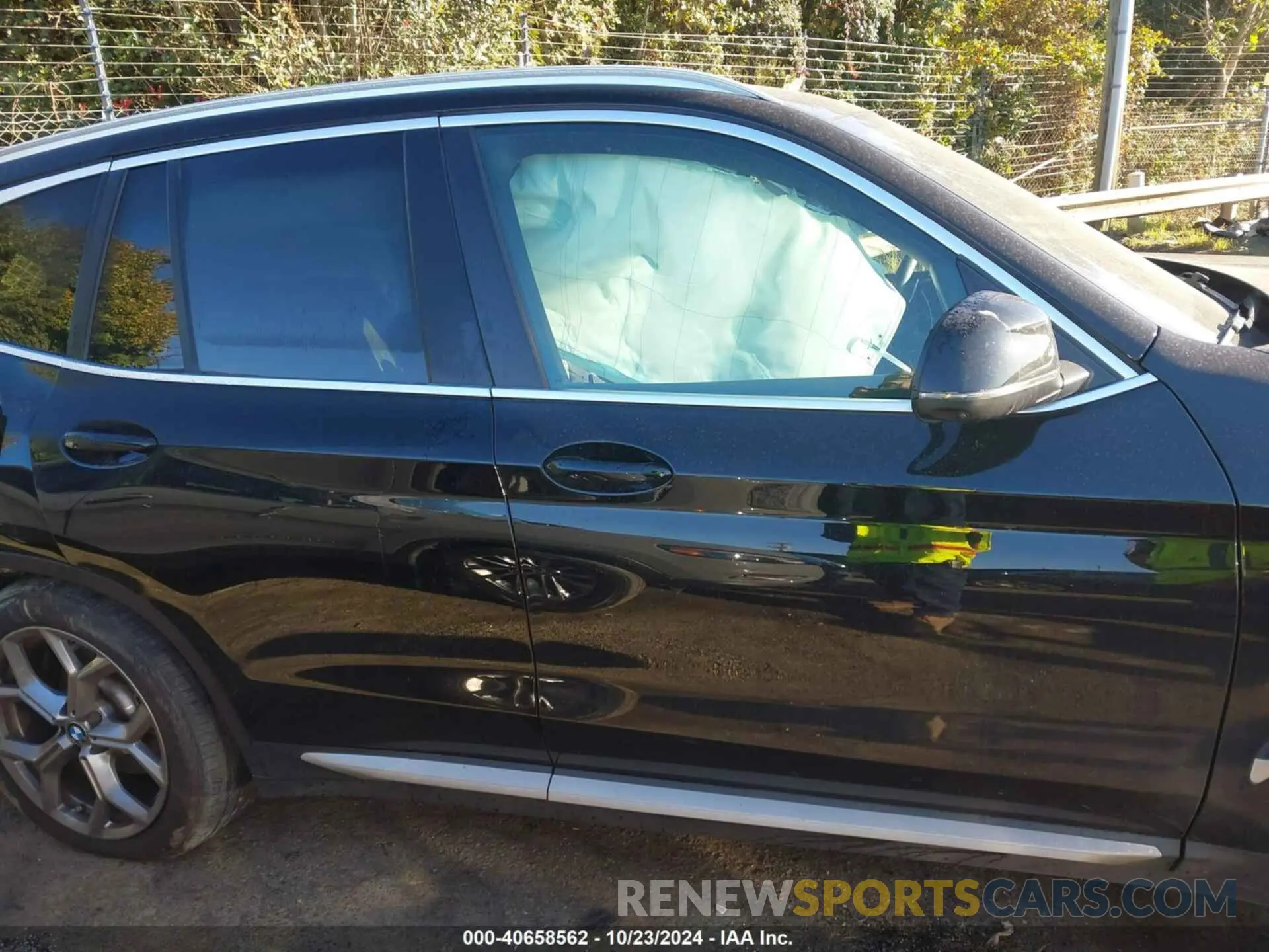 13 Photograph of a damaged car 5UX53DP07R9U57826 BMW X3 2024